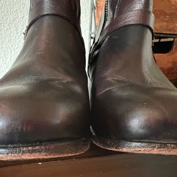 Frye Women's Lynn Strap Short Round Toe Dark Brown Leather Boots Size 8 - Picture 9 of 16